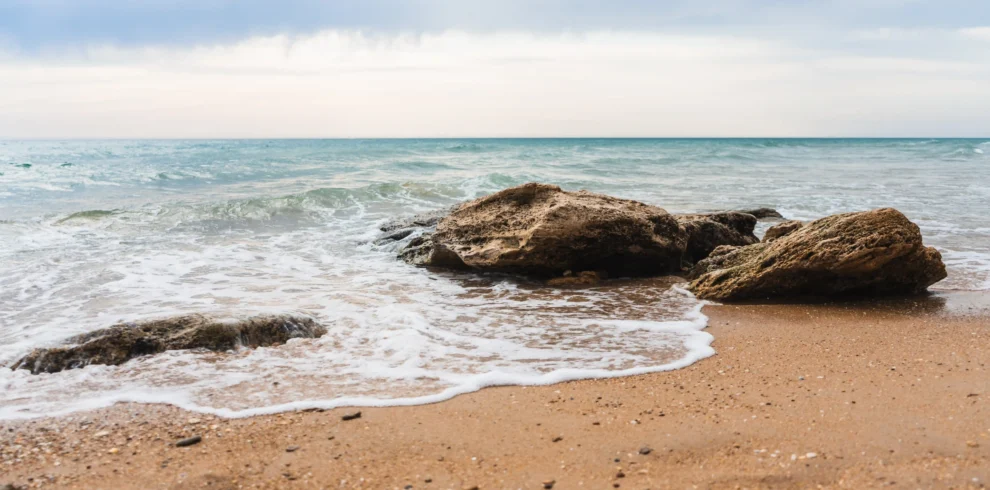 beautiful-shot-waves-sandy-beach